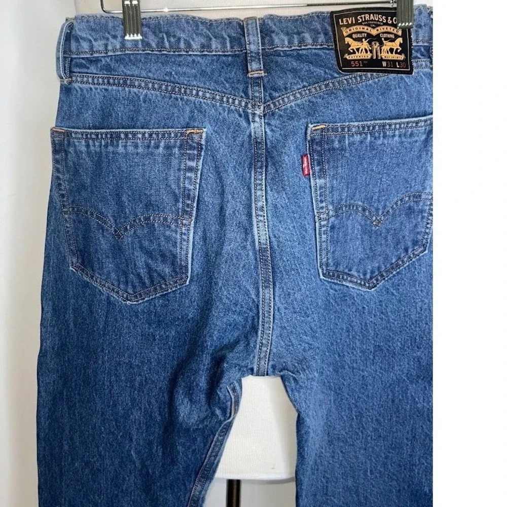 Levis 551 Z Mens Authentic Straight Skater Jeans 31x30 Med. Wash Blue 47744-0006